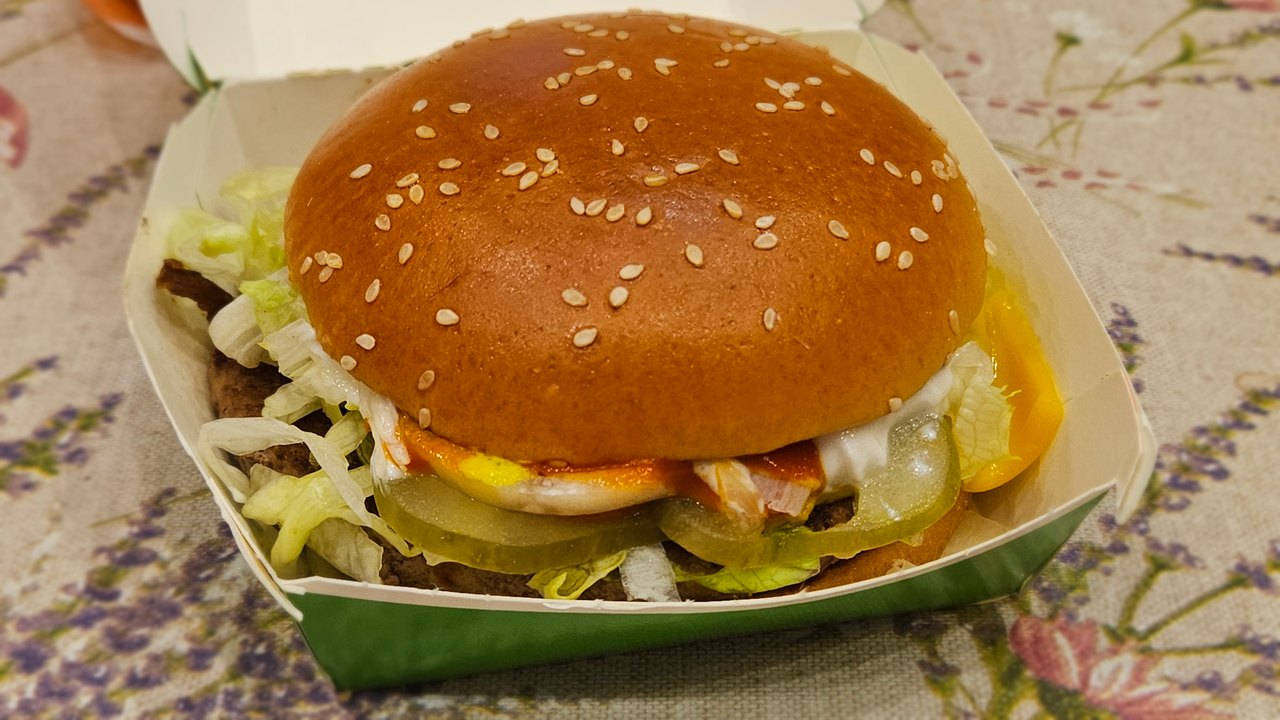 «Вкусно — и точка» — наследник McDonald's в России